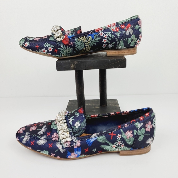 Shoedazzle Cathleen Rhinestone Floral Flat 7.5 - Picture 2 of 10